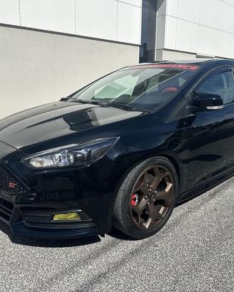 Ford Focus ST 2.0 Ecoboost 250cv ST3