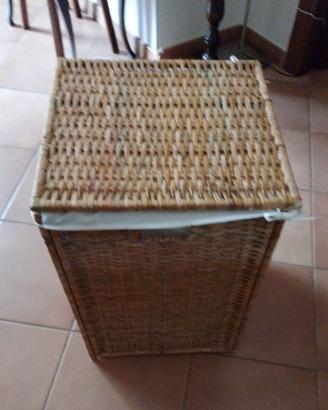 cesta portabiancheria in vimini