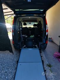 kangoo con allestimento per disabili 