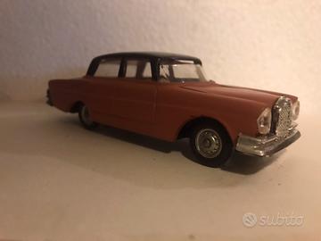 Politoys aps M Benz 220 1/41