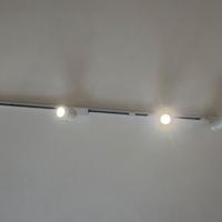 Binario con proiettore led