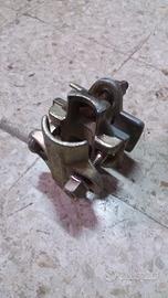 Giunti ortogonali per ponteggi