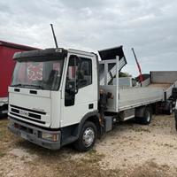 Iveco Eurocargo 80/18 con gru