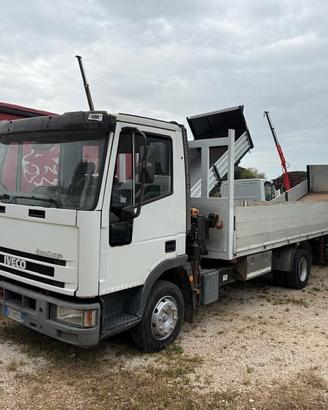 Iveco Eurocargo 80/18 con gru