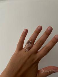 Anello artigianale a spirale in acciaio inox