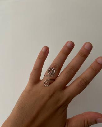 Anello artigianale a spirale in acciaio inox