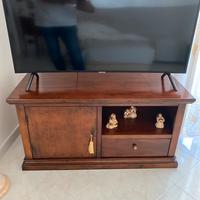 Mobile porta tv in arte povera