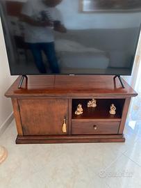 Mobile porta tv in arte povera