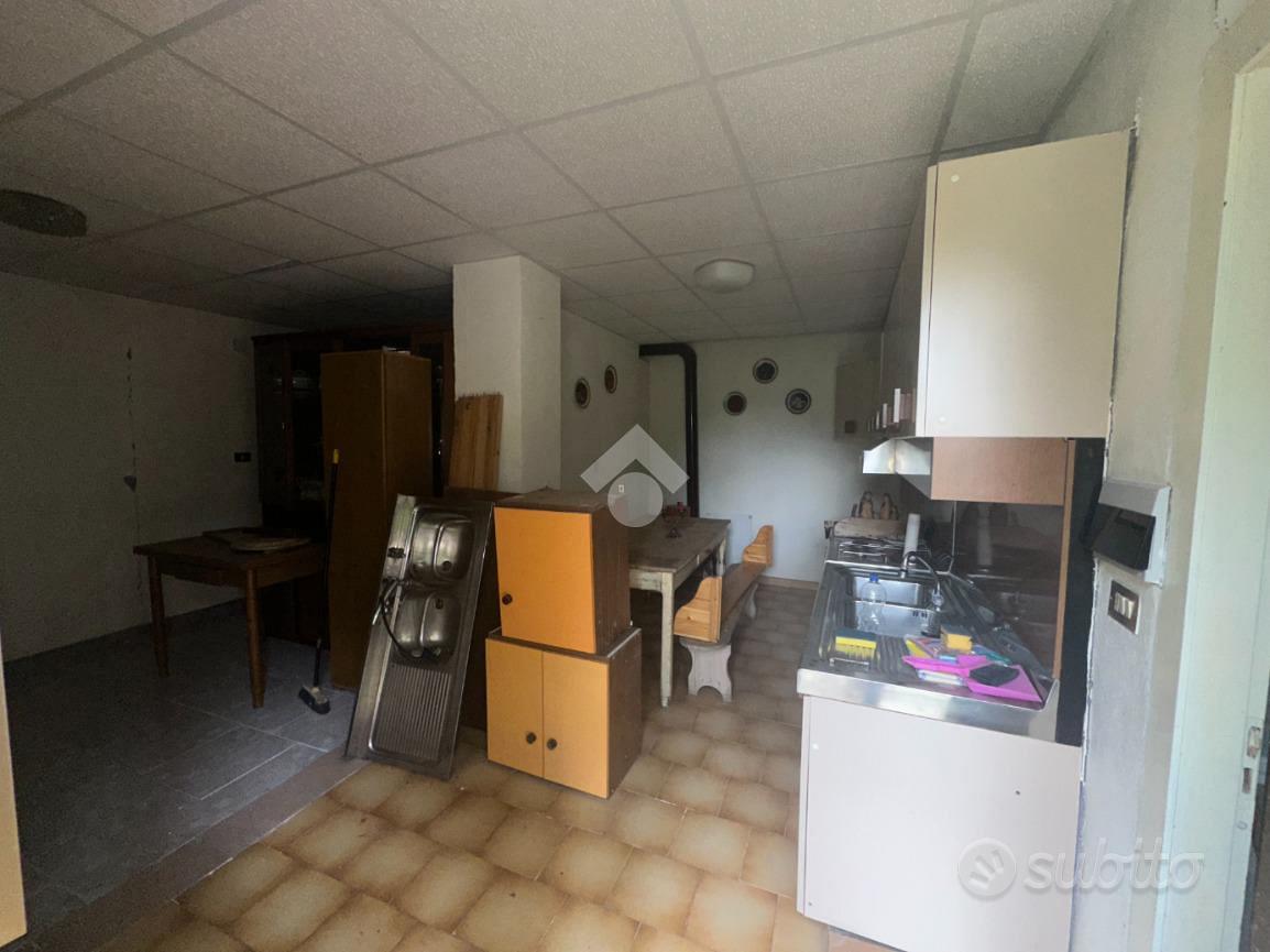 2 LOCALI A OYACE - Vista 4