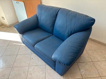 Divano 2 posti in ecopelle blu