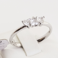 Anello Trilogy in Oro, Diamanti Cuore ct.0,41