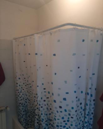 Telo vasca da bagno completo di bastoni e anelli