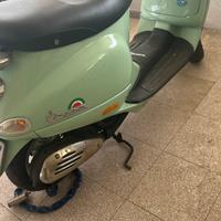 Vespa 125 et4
