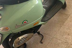 Vespa 125 et4