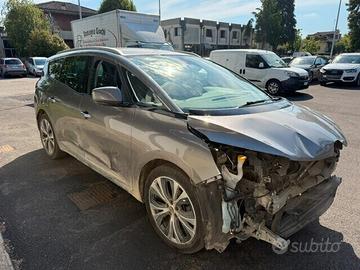 Renault Grand Scenic dCi 8V 110 CV Energy Bose 7 P