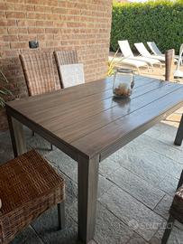 Tavolo esterno
