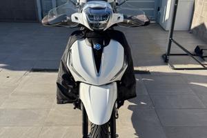 Piaggio Beverly 400