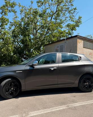 Alfa Romeo 2011 1.6