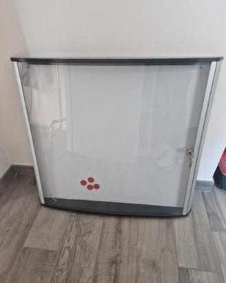 bacheca per affissioni