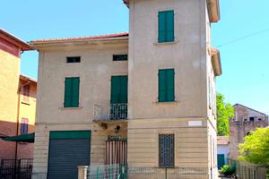 Casa indipendente libera su quattro lati - 807 mq