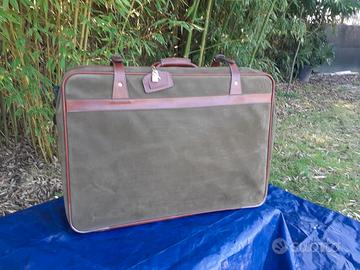 Valigia in pelle scamosciata 