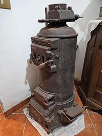 stufa antica in ghisa