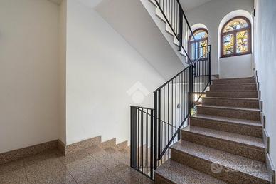 2 LOCALI A ARCO