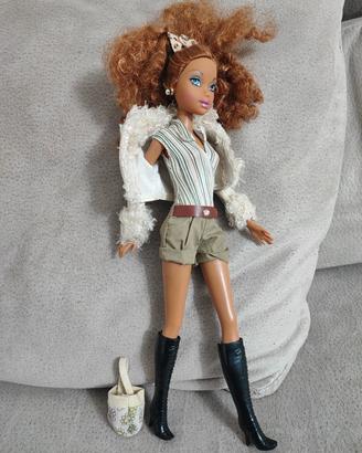bambola Barbie me svene