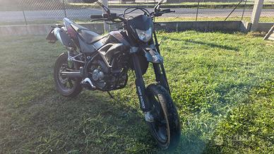Moto motard 125