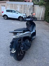 Beverly 350