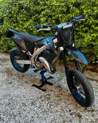 Tm EN125