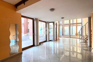 NEGOZIO A GRUGLIASCO