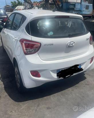 Hyundai i 10 anno 2016 disponibili sportelli, cofa