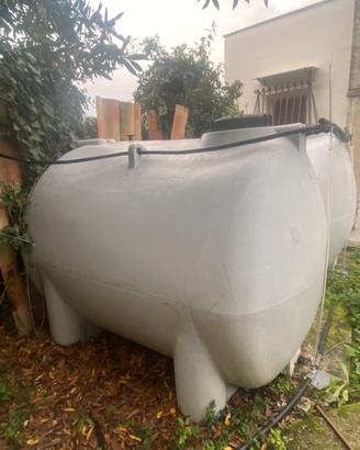Due recipienti da 5000 litri