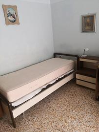 LETTO SINGOLO CON COMODINO (SENZA MATERASSO)