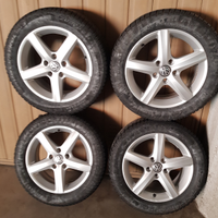 Quattro gomme termiche complete di cerchi in lega