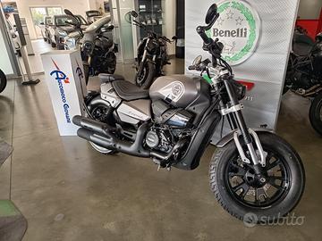 Benelli Leoncino 400 BOBBER