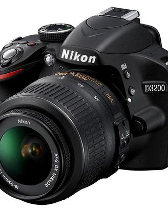 Macchina fotografica Nikon D32””