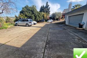 Locale Deposito/Garage Con Piazzale Gallina