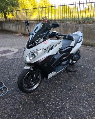 Yamaha Tmax 