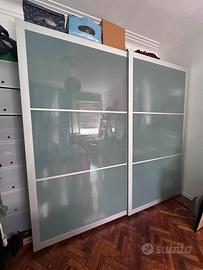 Armadio Ikea con ante scorrevoli