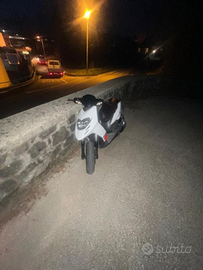 Aprila sr 50(80) motard 2013