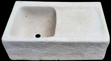 Piccolo lavabo in pietra