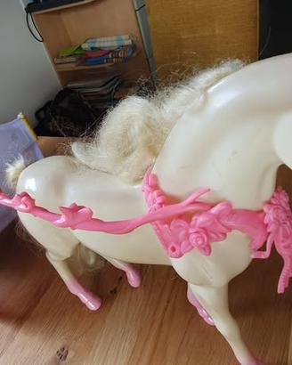 Carrozza nuziale di Barbie con cavallo, sposi acc.