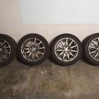 Cerchi in lega 17" con gomme invernali