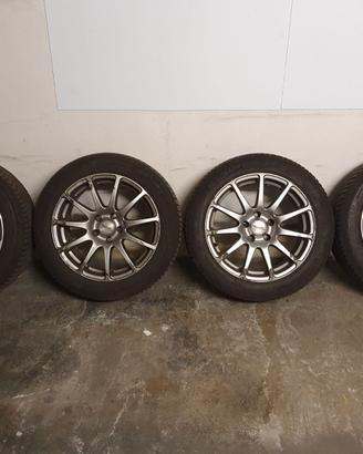 Cerchi in lega 17" con gomme invernali