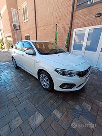 Auto Fiat Tipo