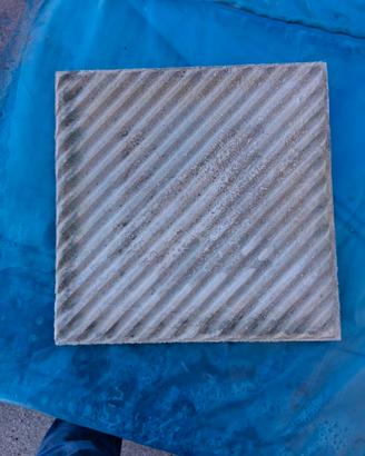 MQ 40 Mattoni cemento 25x25 a sigaretta rigati