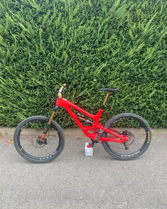 YT Capra Pro Race 2021