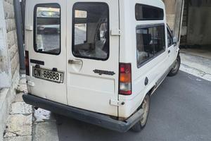 Furgoncino Renault per lavoro